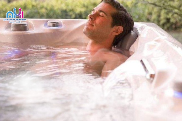 Berendam Air Hangat Membantu Mengurangi Stres