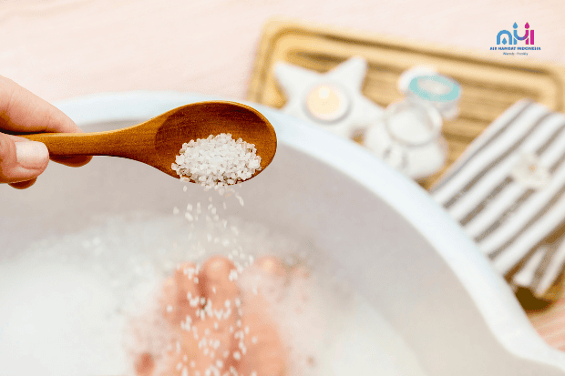 Khasiat Berendam Air Hangat Dengan Garam Bagi Kesehatan Tubuh