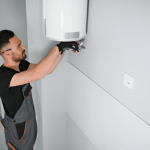 Ketinggian Water Heater dari Lantai yang Tepat Agar Aman dan Tahan Lama Ketinggian Water Heater dari Lantai yang Tepat Agar Aman dan Tahan Lama